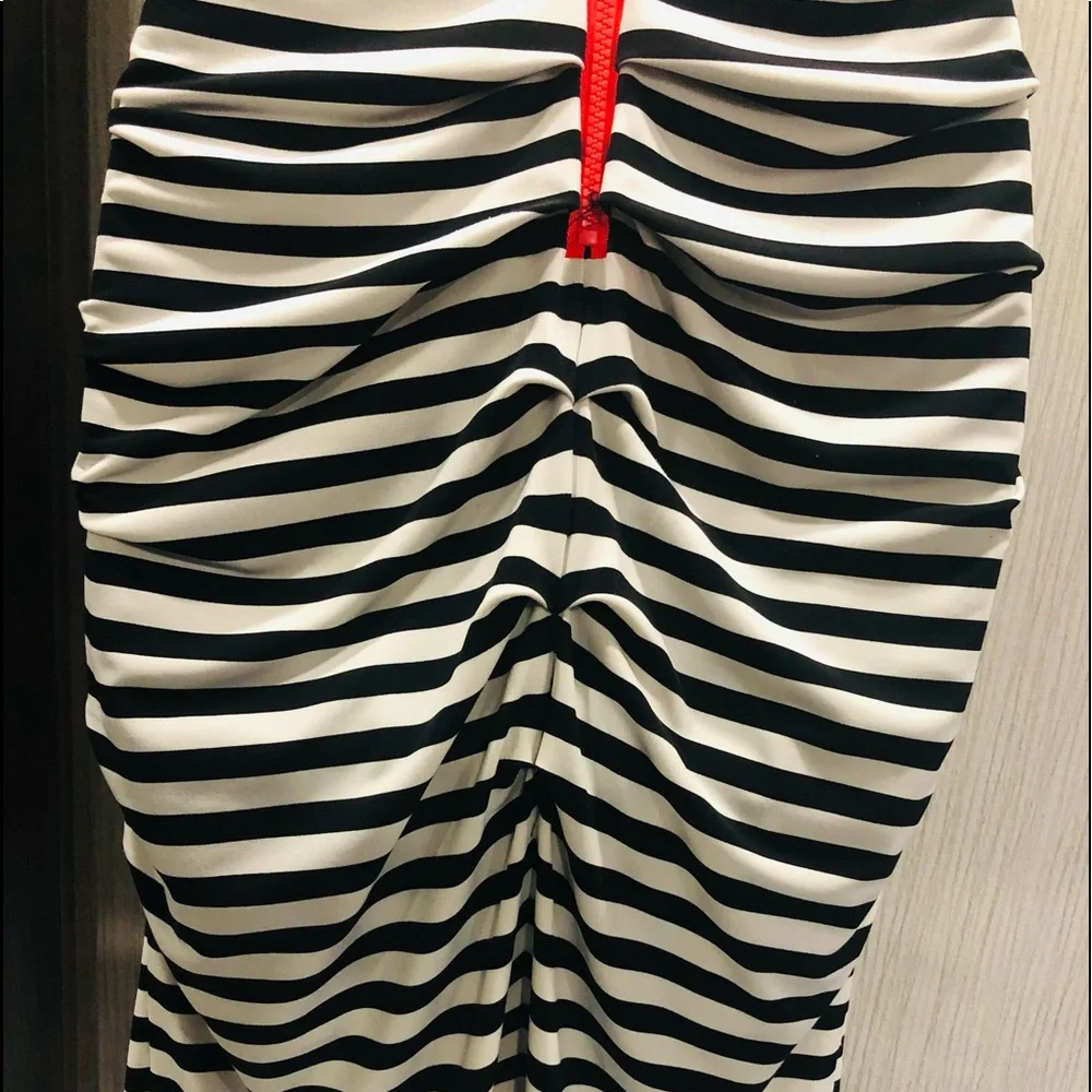 🎉HP🎉❤️‍🔥Vince Camuto-Midi Short Sleeve Dress Measurements in Description❤️‍🔥 - Picture 9 of 15